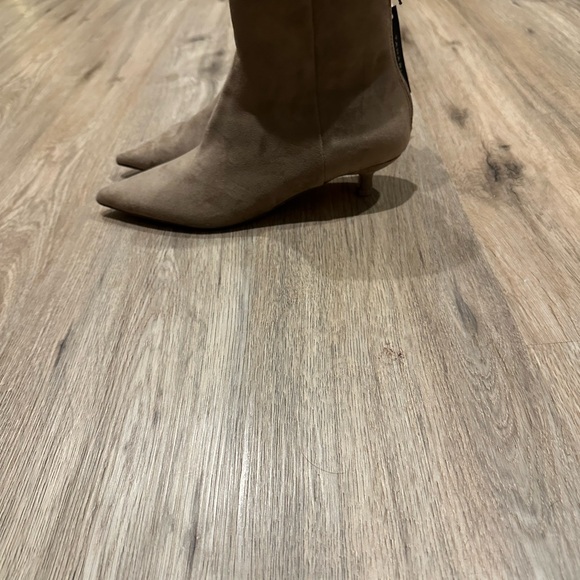 Elegant Tan Suede Ankle Boots - Picture 2 of 4